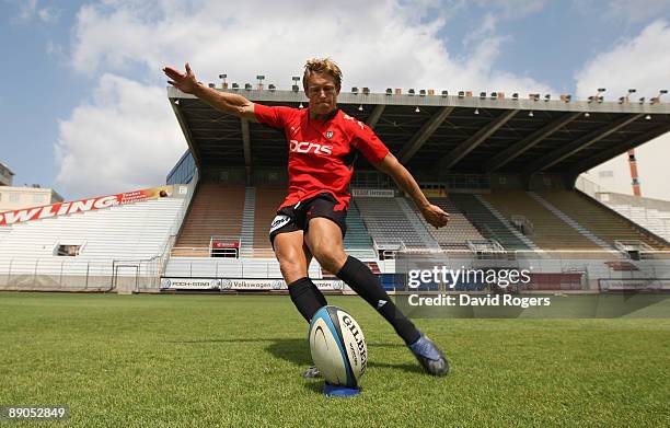 Jonny Wilkinson, the England standoff, who has recently joined Toulon, practices his kicking at the Stade Felix Mayol on July 15, 2009 in Toulon,...