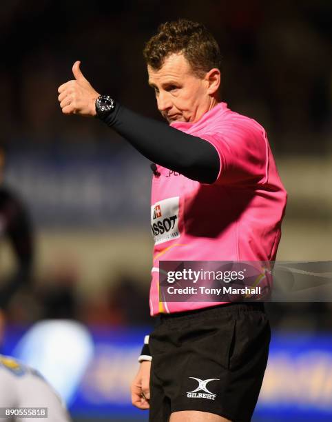 Referee Nigel Owens during the European Rugby Champions Cup match between Saracens and ASM Clermont Auvergne at Allianz Park on December 11, 2017 in...