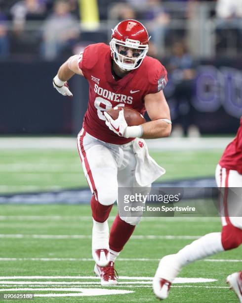 Oklahoma Sooners tight end Mark Andrews runs up field after a catch during the Big 12 Championship game between the Oklahoma Sooners and the TCU...