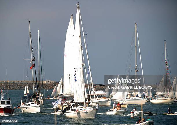 Zac Sunderland of the US arrives at Marina Del Rey, California, on July 2009. The 17 year old teenager became the youngest person to circumnavigate...