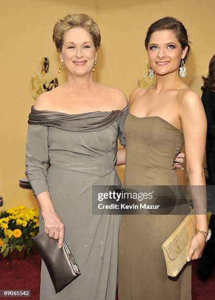 Meryl Streep and daughter Louisa Jacobson Gummer arrives at the 81st Annual Academy Awards held at The Kodak Theatre on February 22, 2009 in...