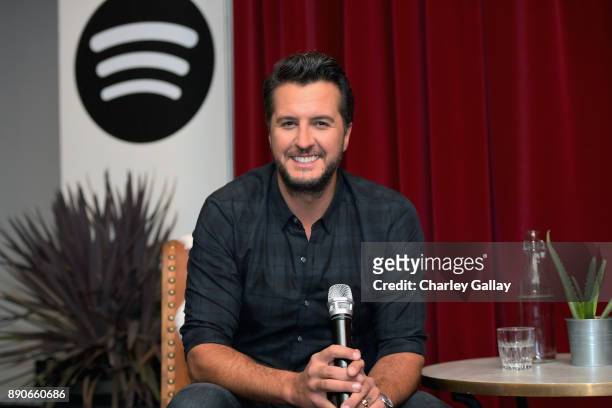 Luke Bryan Photos and Premium High Res Pictures - Getty Images