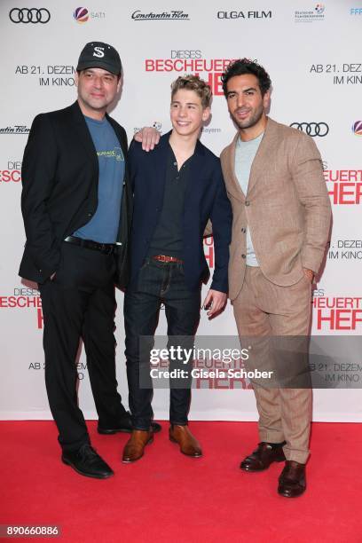 Marc Rothemund, Philip Noah Schwarz and Elyas M'Barek during the 'Dieses bescheuerte Herz' premiere at Mathaeser Filmpalast on December 11, 2017 in...