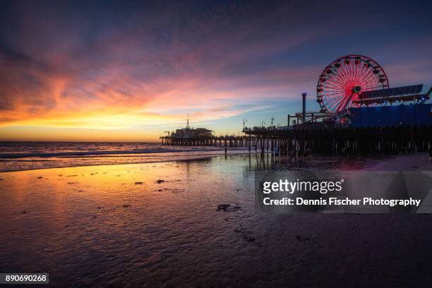 california sunset - santa monica pier foto e immagini stock