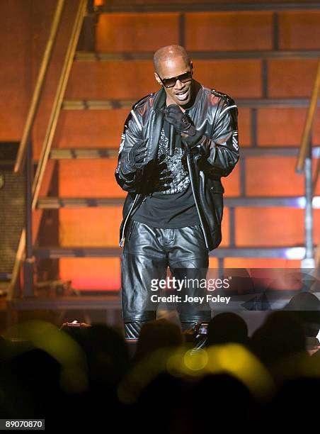 Jamie Foxx performs in concert during The Indiana Black Expo Summer Celebration at the Murat Theatre on July 16, 2009 in Indianapolis, Indiana.