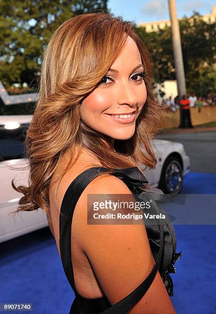 Satcha Pretto arrives on the red carpet at the Univision's 2009 Premios Juventud Awards at Bank United Center on July 16, 2009 in Coral Gables,...