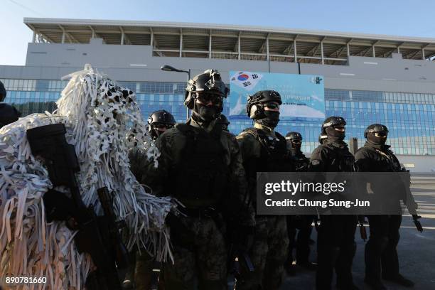 South Korean soldiers and special police participate in an anti-terror drill at the Olympic Staduim, venue of the Opening and Closing ceremony on...