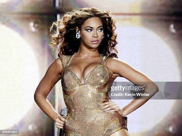 Singer Beyonce performs at the Staples Center on July 13, 2009 in Los Angeles, California.