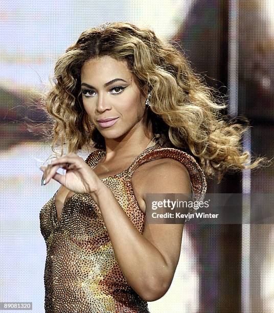 Singer Beyonce performs at the Staples Center on July 13, 2009 in Los Angeles, California.