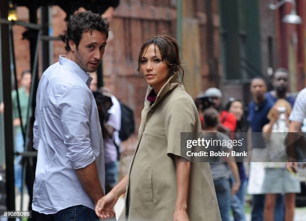 Alex O'Loughlin and Jennifer Lopez on location for "The Back Up Plan" on the Streets of Manhattan on July 17, 2009 in New York City.
