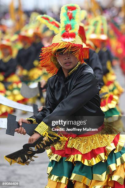 Filipino natives perform at the 2009 T�nalak Festival, showcasing South Cotabato Province tribal cultures on July 18, 2009 in the southern city of...