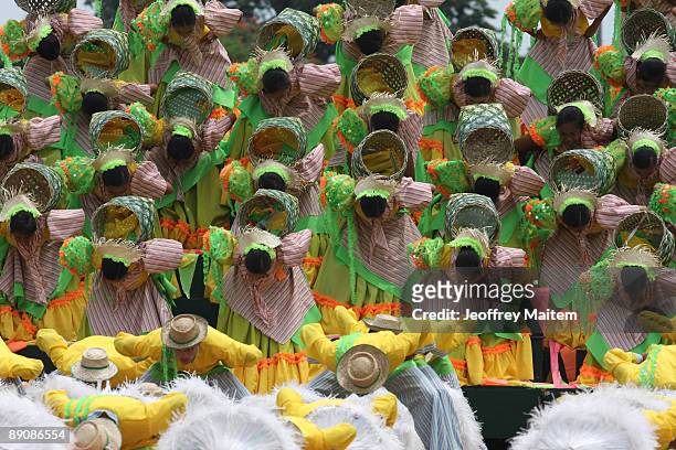 Filipino native are seen performing at the 2009 T'nalak Festival, showcasing South Cotabato Province tribal cultures on July 18, 2009 in the southern...