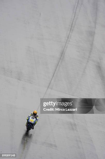 Valentino Rossi of Italy and Fiat Yamaha Team heads down a straight during qualifying practice of the German MotoGP on July 18, 2009 in Chemnitz,...