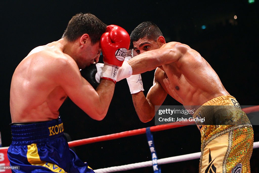 Amir Khan v Andreas Kotelnik - WBA Light-Welterweight Championship