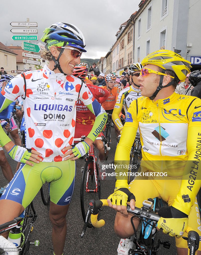 Yellow jersey of overall leader, French