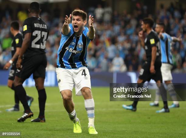 Walter Kannemann of Gremio reacts to a decision during the FIFA Club World Cup UAE 2017 semi-final match between Gremio FBPA and CF Pachuca on...