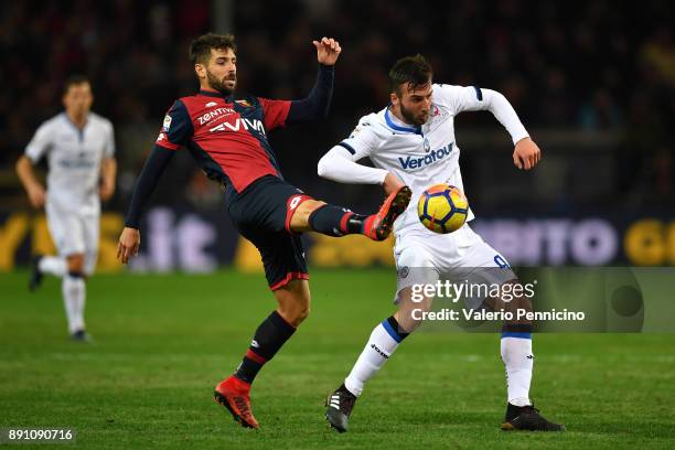 Miguel Veloso of Genoa CFC competes with Bryan Cristante of Atalanta BC during the Serie A match between Genoa CFC and Atalanta BC at Stadio Luigi...