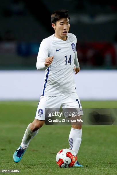 Go Yohan of South Korea in action during the EAFF E-1 Men's Football Championship between North Korea and South Korea at Ajinomoto Stadium on...