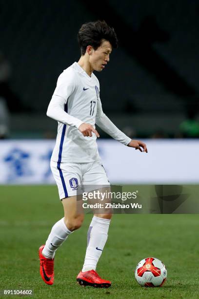Lee Jaesung of South Korea in action during the EAFF E-1 Men's Football Championship between North Korea and South Korea at Ajinomoto Stadium on...