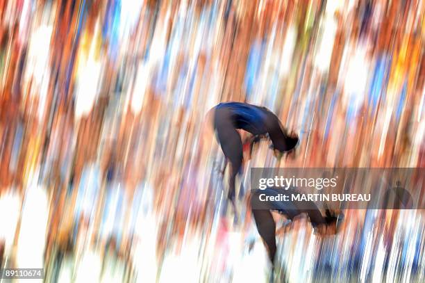 Italian divers Valentina Marocchi and Brenda Spaziani compete during the women's 10m synchronised platform diving final on July 19, 2009 at the FINA...