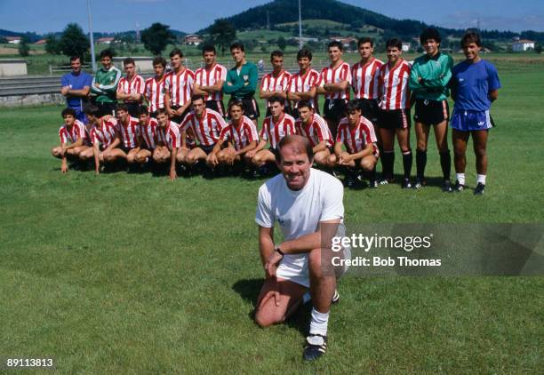 Howard Kendall, the new coach of Spanish club Athletico Bilbao, pictured with the squad on the first day of pre-season training, 27th July 1987.