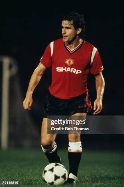 Arthur Albiston in action for Mancheester United against Ipswich Town at Portman Road in Ipswich, 20th August 1985. Manchester United won 1-0.