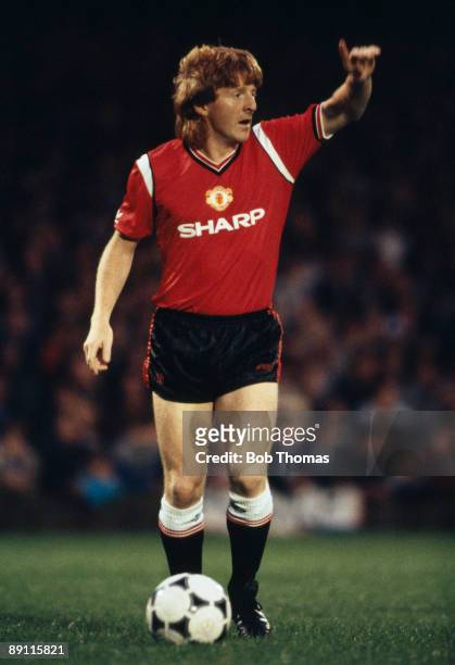 Gordon Strachan in action for Manchester United against Ipswich Town at Portman Road in Ipswich, 20th August 1985. Manchester United won 1-0.