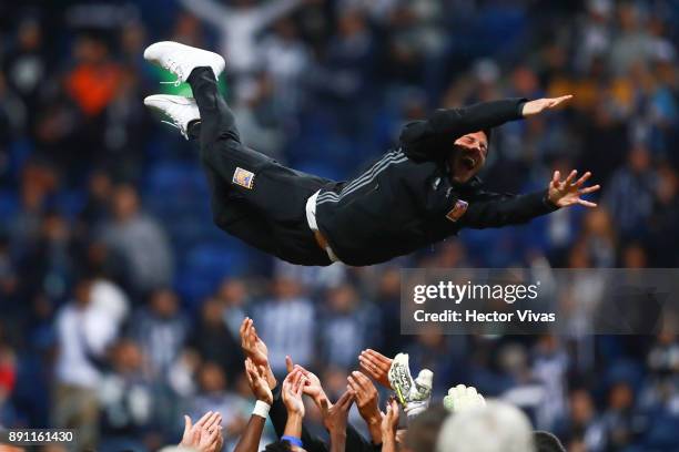 Damian Alvarez of Tigres celebrates after winning the second leg of the Torneo Apertura 2017 Liga MX final between Monterrey and Tigres UANL at BBVA...