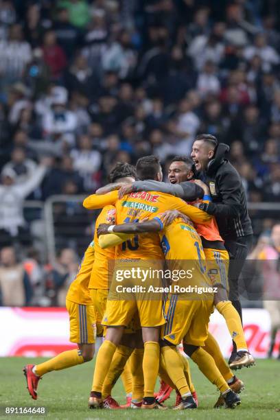 Players of Tigres celebrate after winning the second leg of the Torneo Apertura 2017 Liga MX final between Monterrey and Tigres UANL at BBVA Bancomer...