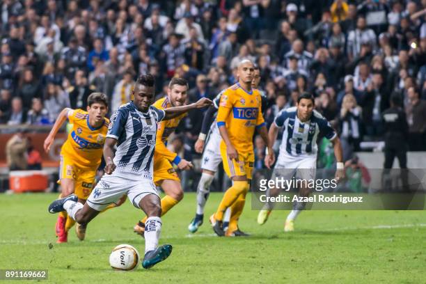 Aviles Hurtado of Monterrey takes a penalty kick during the second leg of the Torneo Apertura 2017 Liga MX final between Monterrey and Tigres UANL at...