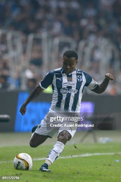 Dorlan Pabon of Monterrey kicks the ball during the second leg of the Torneo Apertura 2017 Liga MX final between Monterrey and Tigres UANL at BBVA...