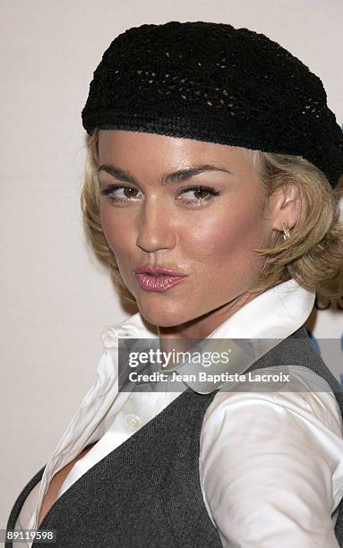 Kelly Carlson