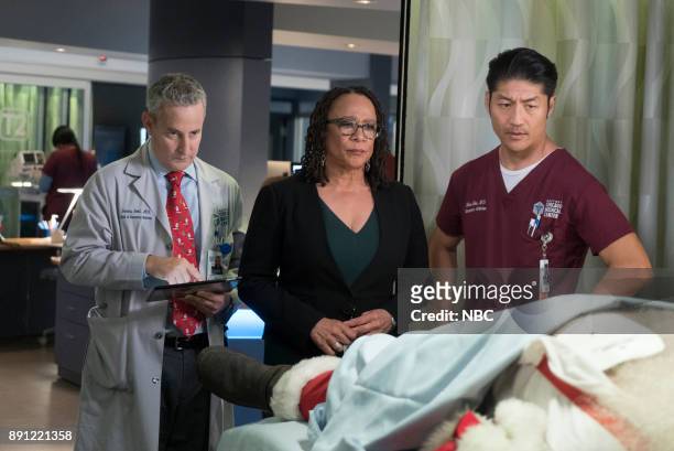 Naughty or Nice" -- Episode 304 -- Pictured: Eddie Jemison as Dr. Stohl, S. Epatha Merkerson as Sharon Goodwin, Brian Tee as Ethan Choi --