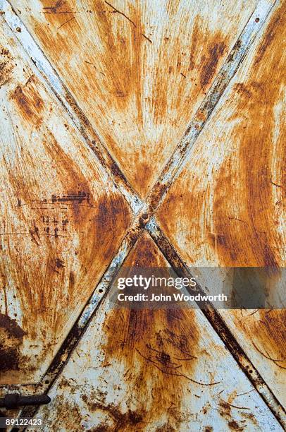 rusty x - lucignano d'asso stock pictures, royalty-free photos & images