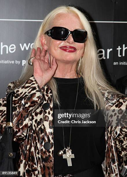 Jibby Beane attends the Bryan Adams "Hear The World Ambassadors" exhibition at Saatchi Gallery on July 21, 2009 in London, England.