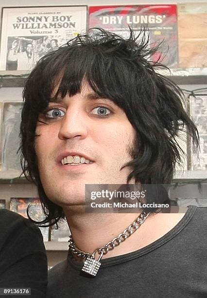 Ray Fielding 23 The Mighty Boosh Dvd Signing At Other Music In New York City Photos ...
