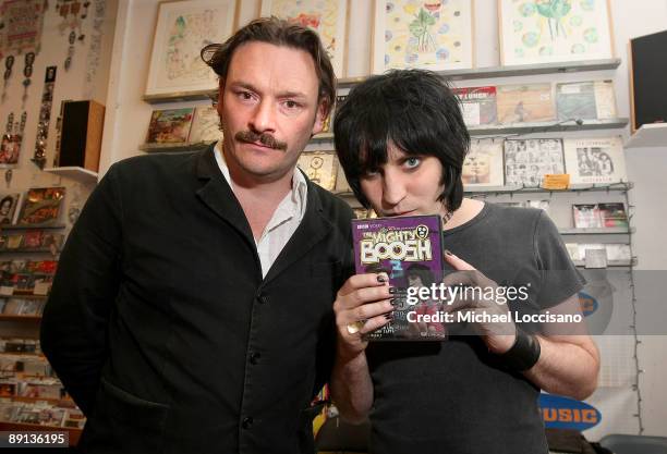 Ray Fielding 64 The Mighty Boosh Dvd Stock Photos, High-Res Pictures, and Images ...