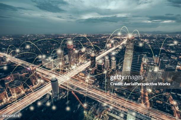 北京のスカイラインの都市ネットワークの航空写真 - global network ストックフォトと画像