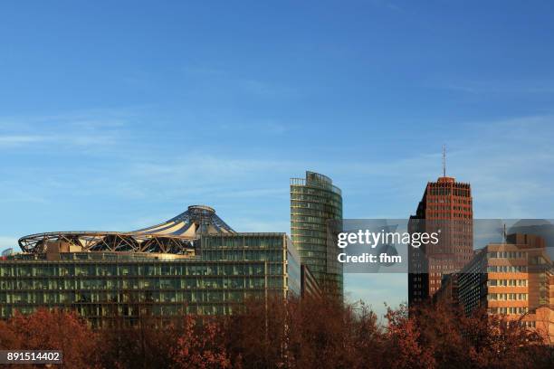 berlin skyline potsdamer platz (germany) - berliner philharmonie stockfoto's en -beelden