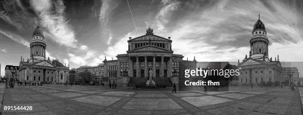 gendarmenmarkt panorama (berlin, germany) - konzerthaus berlin 個照片及圖片檔