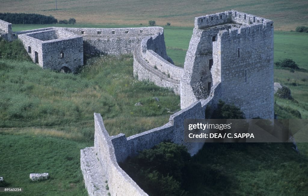 Slovacchia, Spis, rovine delle mura del castello del XII secolo