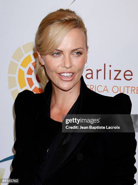 Charlize Theron attends the World Football Challenge between Chelsea and Inter Milan at Rose Bowl on July 21, 2009 in Pasadena, California.