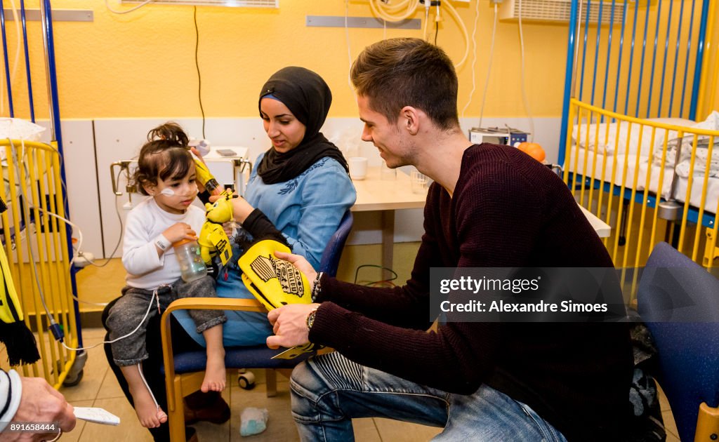 Borussia Dortmund Visits Children's Hospital Dortmund