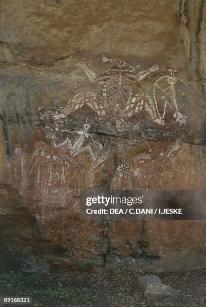 Nt Rocks 72 Kakadu Rock Paintings Northern Territory Australia Stock Photos ...