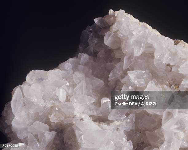 Calcicte Calcite Mineral Photos and Premium High Res Pictures - Getty Images