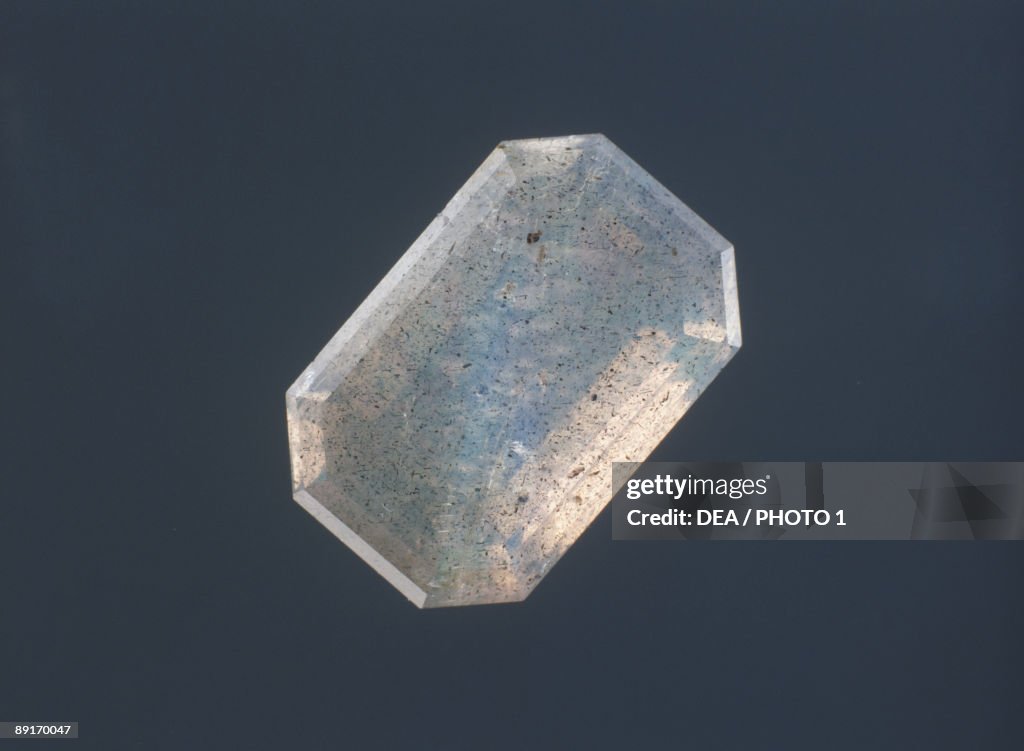 Brilliant-cut Labradorite