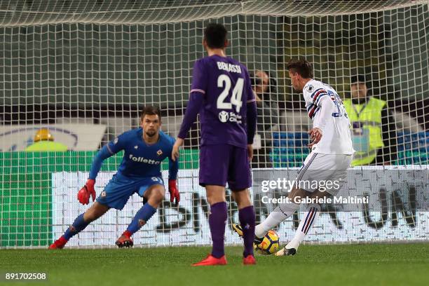 Gaston Ramirez of UC Sampdoria scores a goal during the Tim Cup match between ACF Fiorentina and UC Sampdoria at Stadio Artemio Franchi on December...