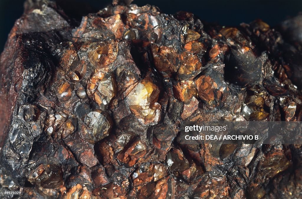 Close-up of pallasite and olivine crystals, Kansas, USA