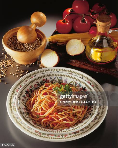 Close-up of spaghetti with tomato sauce