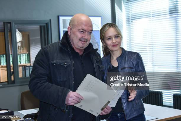 Florian Martens and Stefanie Stappenbeck during the photo call at the set of 'Ein starkes Team' on December 13, 2017 in Berlin, Germany.